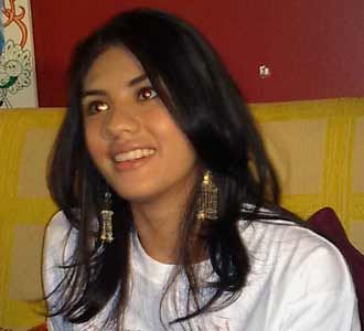 Si Cuek Nadila Ernesta