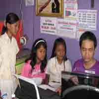 Warga Kremil Akses PSB Online Gratis 