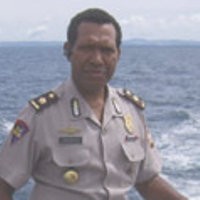 Polisi: Pekerjaan yang Berakar pada Kekuatan dan Kelembutan 