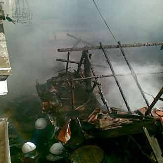 25 Rumah Petak Ludes Terbakar