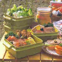 Menyiapkan Bekal Piknik