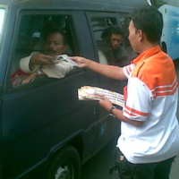 Terminal Ramai, KPU Bagikan Stiker