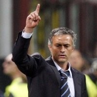 Mourinho Pilih Cari Pemain Muda