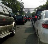 Jl Lenteng Agung Dibeton, Macet Mengular