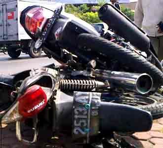 V-ixion Vs Smash, Satu Tewas