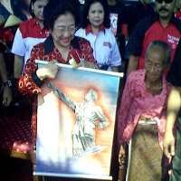 Mega Bergoyang Diiringi Genderang Pendukungnya