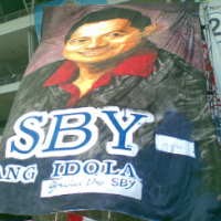  Lukisan Raksasa SBY Senilai Rp 50 Juta Berkibar di GBK 