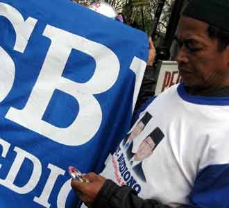 Massa SBY Berkonvoi Menuju GBK