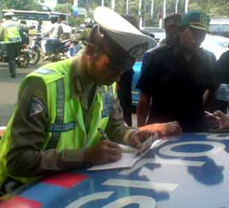 Belasan Peserta Kampanye Ditilang