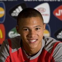 Arsenal Pertahankan Bintang Mudanya