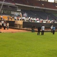 Pendukung Membludak, Rumput GBK Diinjak-injak  