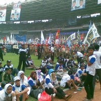 Kampanye SBY Bubar, Rumput GBK Kusut Masai