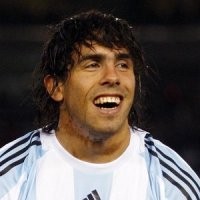 Tevez Mantap Menyeberang