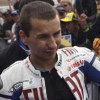 Lorenzo Juga Berduel Lawan Rasa Sakit