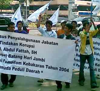 Aliansi Pemuda Demo di KPK