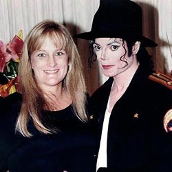 Mantan Istri Absen di Pemakaman Michael Jackson?