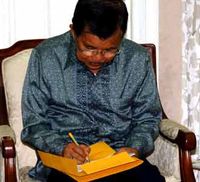 JK Isi Formulir Pendaftaran Pemilih