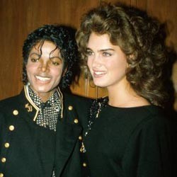 Brooke Shields Bergetar Kenang Michael Jackson