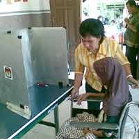 Tak Hiraukan Penyakit Stroke, Rianti Semangat Nyontreng