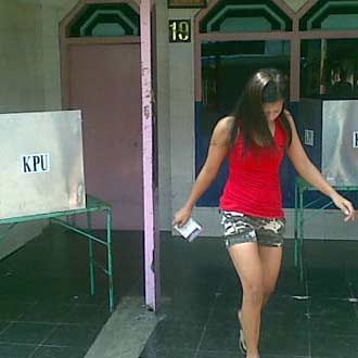 Contrengan di Lokalisasi Dolly