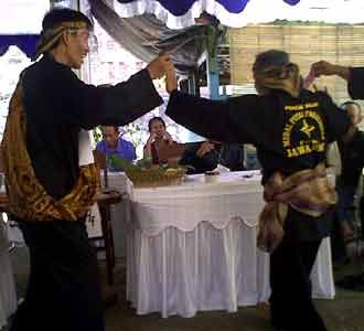 Nyontreng dengan Suasana Sunda