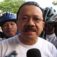 Kunjungi TPS Cipinang Besar, Foke Diteriaki Bapak Ganteng
