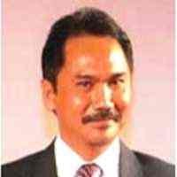 Usai Nyontreng, Rizal Mallarangeng Terbang ke Yogya Menemani Boediono