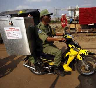 Kurir & Penjaga Kotak Suara