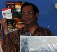 Ketua MK Mencontreng di Yogya