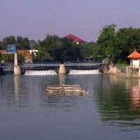 Air Mancur di Kalimas Dibiarkan Terbengkalai