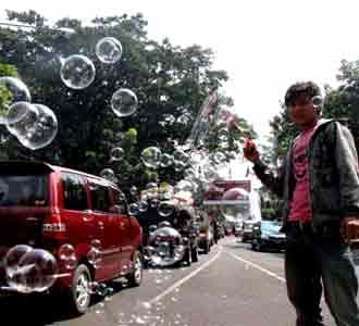 Penjual Gelembung Sabun Menjamur