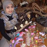 Ragam Aksesoris Via Online