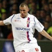 Benzema Lalui Tes Medis