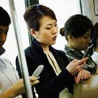 Pornografi Bikin Jaringan Operator Kepayahan