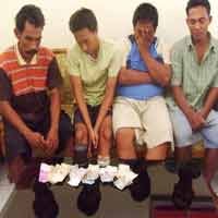 Isi Waktu Luang Istirahat, Empat Buruh Tambak Ditangkap Polisi