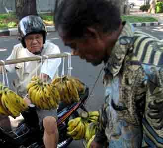 Adi Puluhan Tahun Jualan Pisang