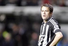 Lewat Old Trafford, Owen Menuju Timnas