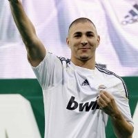 Benzema Diperkenalkan Tanpa Nomor Punggung