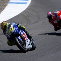 Rossi Belum Mau Coret Stoner