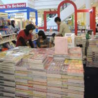 Masuk Sekolah, Buku Tulis Laris Manis