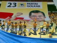 Rully: Golkar Bisa Jadi Oposisi Loyal