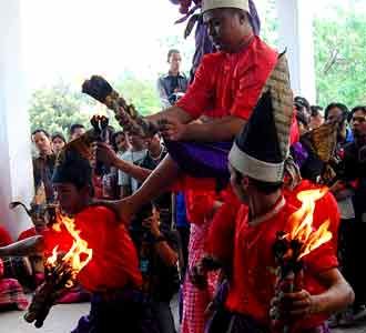 Pedagang Makassar Berdemo