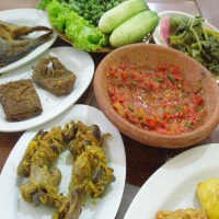 Masakan Bu Haji, Jujur Lezatnya!