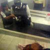 Polisi Temukan Sandal Merek Balinas Warna Hitam