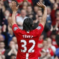 SMS Diacuhkan, Fergie Kian Yakin Tevez Pergi