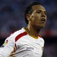 Fabiano Pilih Milan ketimbang City