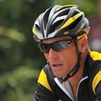 Armstrong Bisa Dapat Titel ke-8