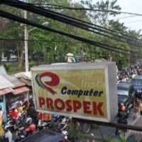 PKL dan Parkir Motor Picu Kemacetan di Ketintang