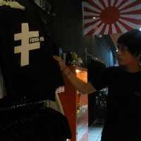 Berbelanja di Lorong Fukuya