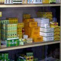 Polisi Gulung Pengedar Multivitamin Kadaluwarsa